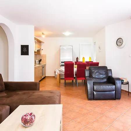 Sijan - 550m From The Beach Апартаменты *