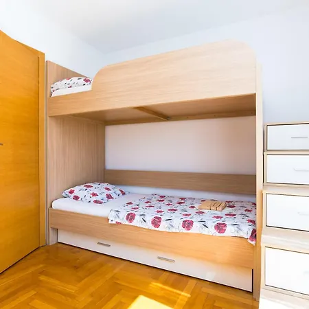 Sijan - 550m From The Beach